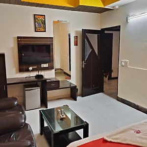 Hotel Mandakini Palace